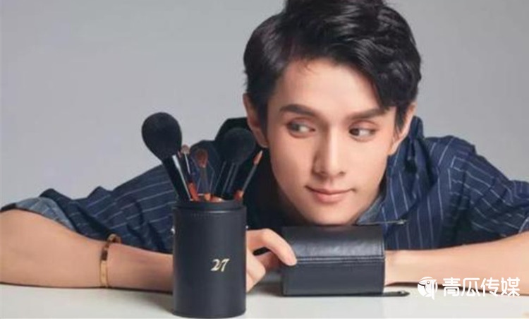為什么薇婭比李佳琦火的久？